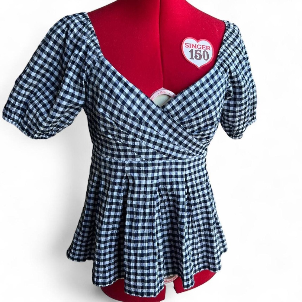 Draper James Navy Gingham Peplum Top Criss Cross Neckline Puff Sleeves Size 4